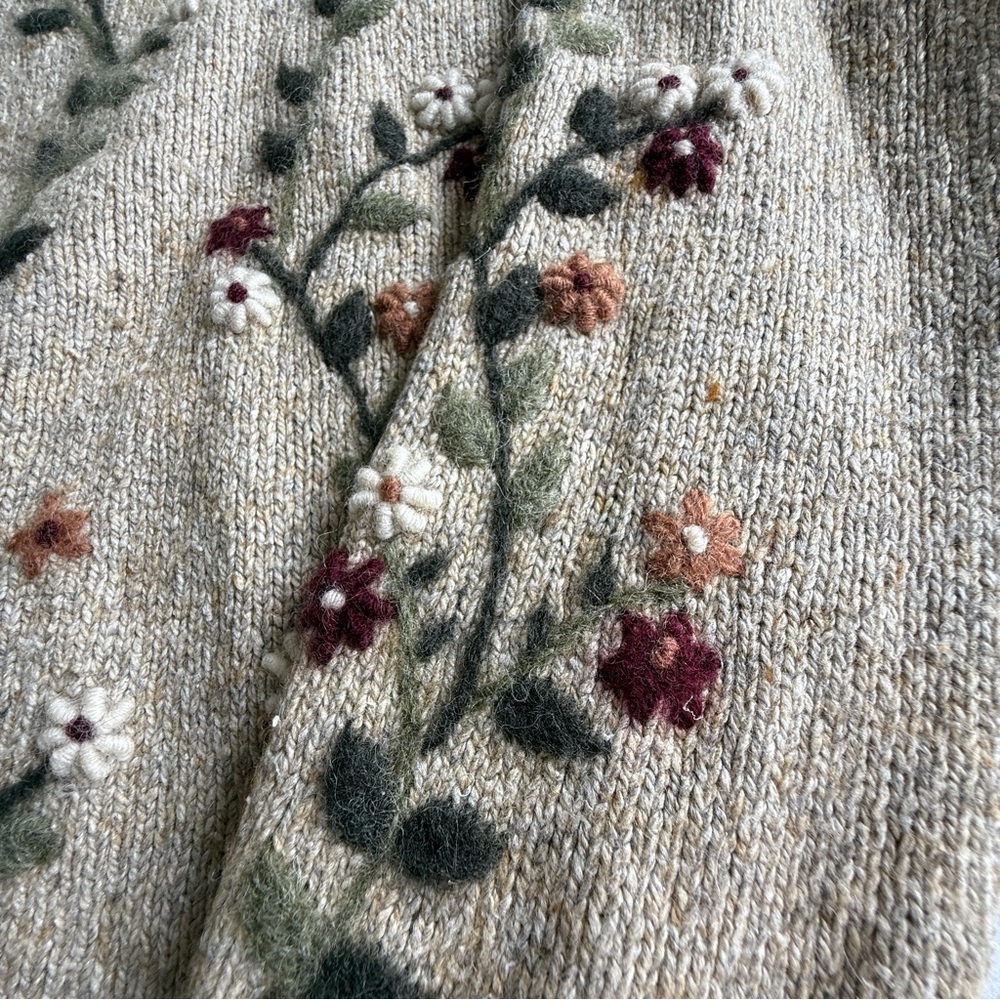 Floral Embroidered Beige Sweater - Picture 7 of 9